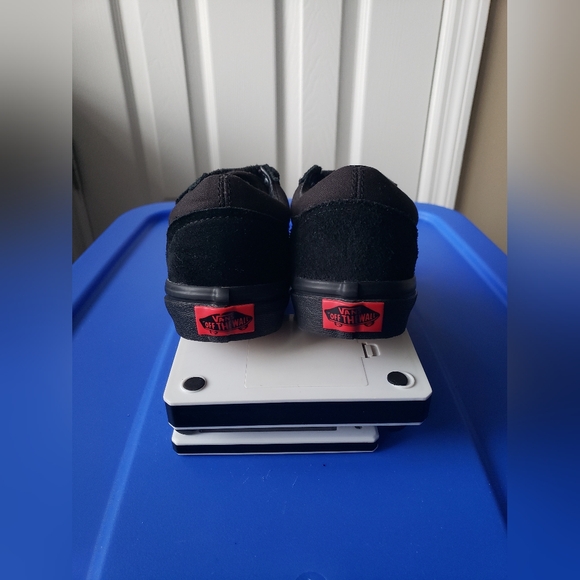 Vans - Picture 3 of 4